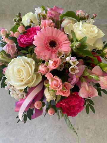 Blush hat box