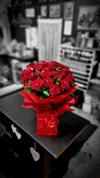 All-in-red-bouquet