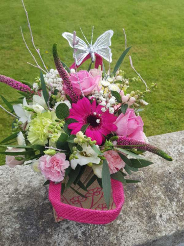 Gift bag arrangement