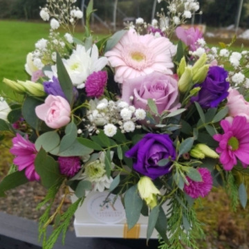 Lilac-pink flower box