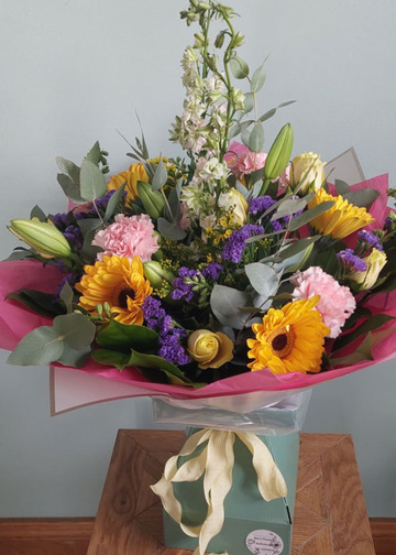Sunny gerbera bouquet
