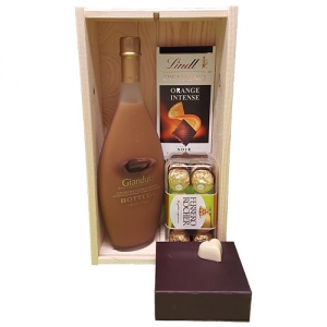 Liqueur-and-chocolates-
