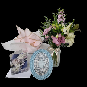 Floral-vase-and-frame