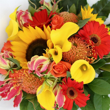 Bright-cheerful-bouquet