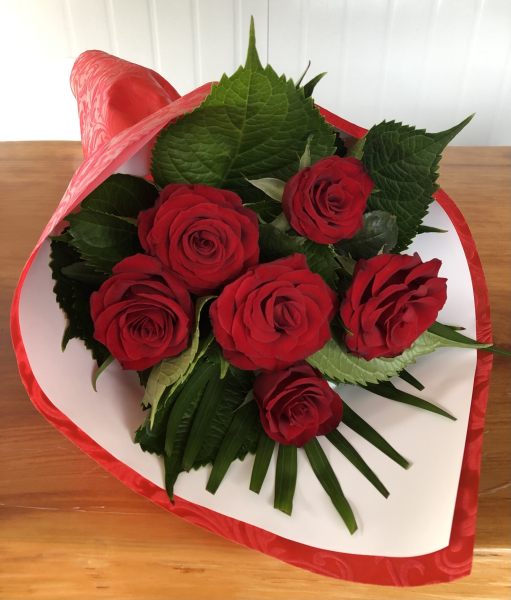 6-red-roses