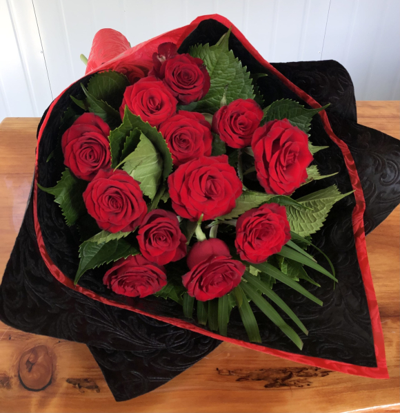 12-red-roses