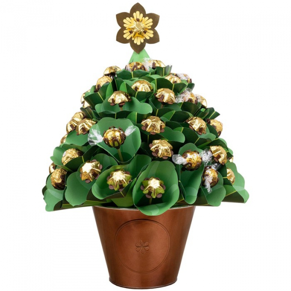 Large-green-christmas-tre
