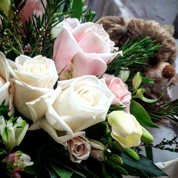 Teddy-bear-and-flowers