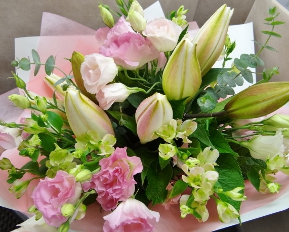 White-lilies-pink