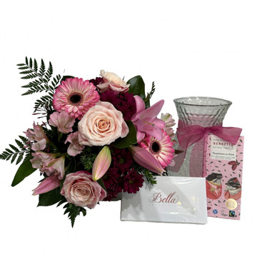 Pink-bq-with-vase-choc