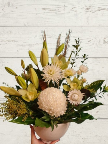 White-green-arrangement