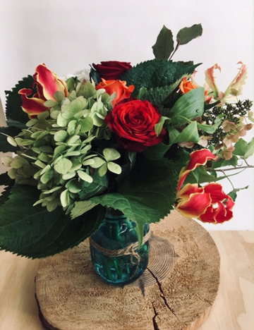 Vintage-jar-w-wild-posy