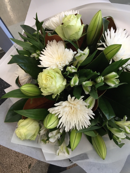 Classic-white-bouquet