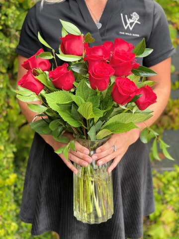 12-lush-red-roses