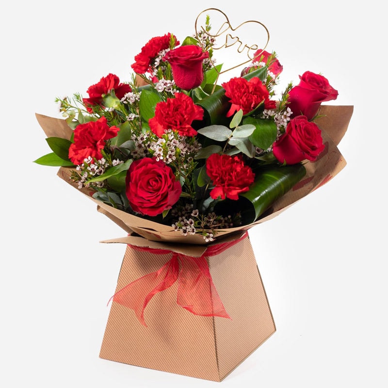 smooch-romantic-bouquet-of-red-roses-and-red-carnations-in-a-gift-bag-1