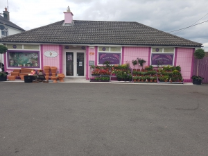 Image of DTWO Flowers shop front
