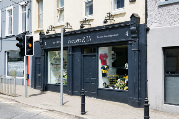 Image of Flowers R Us shop front