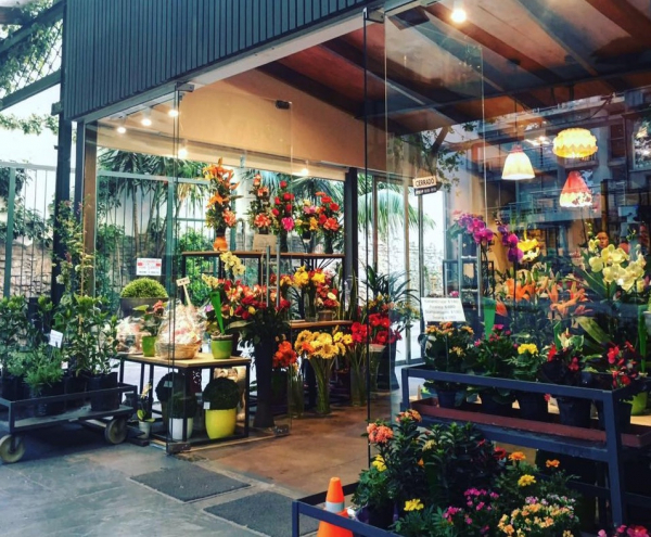 Image of Flowers Worldwide LLC shop front