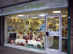 Lyn's Floral Designs // REMOVED
