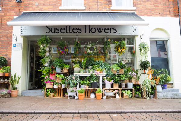 Image of Susettes Flowers shop front