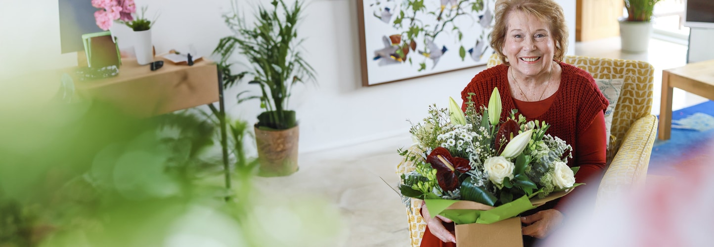 Beautiful fresh flowers delivered same day by local florists - Direct2Florist online flower delivery