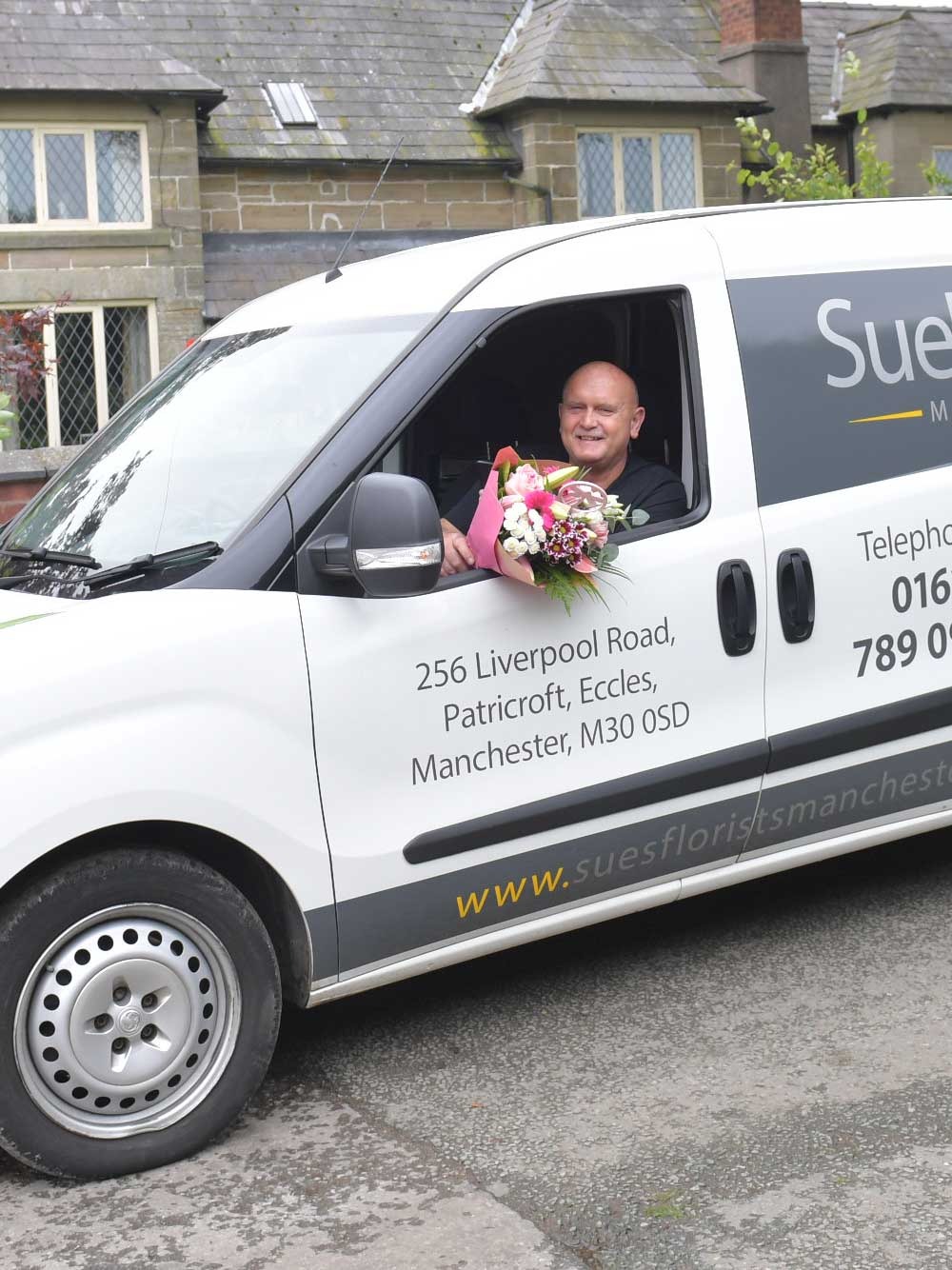 Fast delivery of hand-tied flowers across Ireland from local florist
